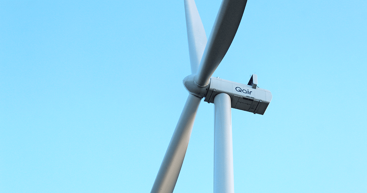 Wind turbine with Qair logo