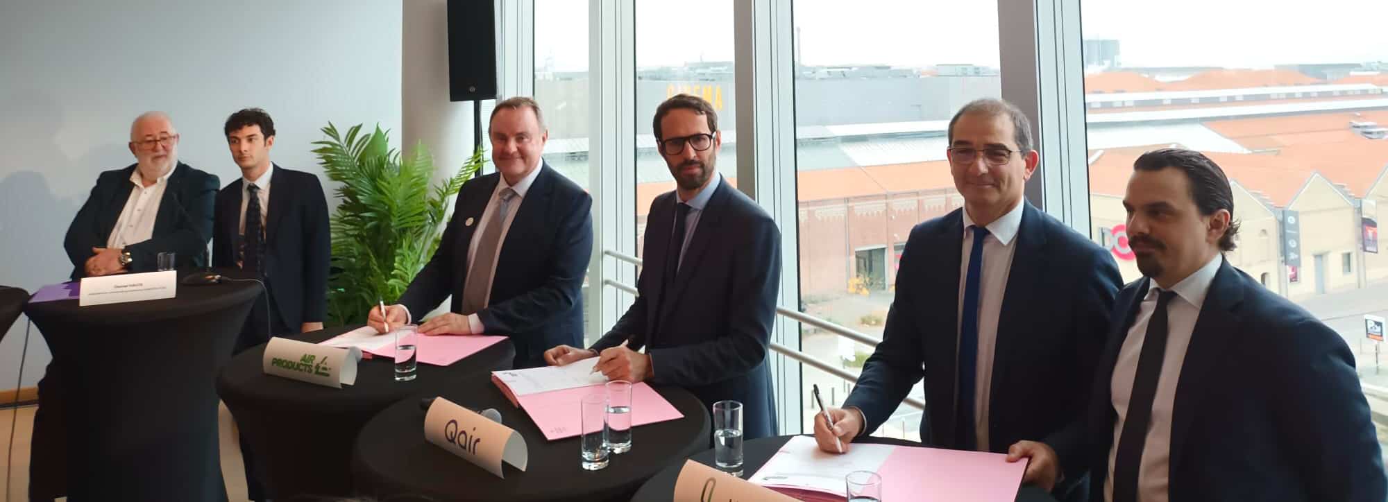 Photo of the signature of renewable energy company qair's e-methanol project on horapa port site award